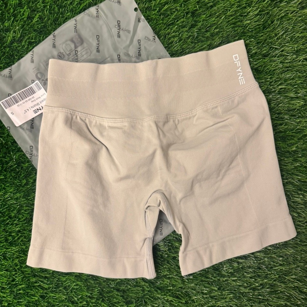 Dfyne impact shorts 4.5" lunar rock gray small - Picture 2 of 5